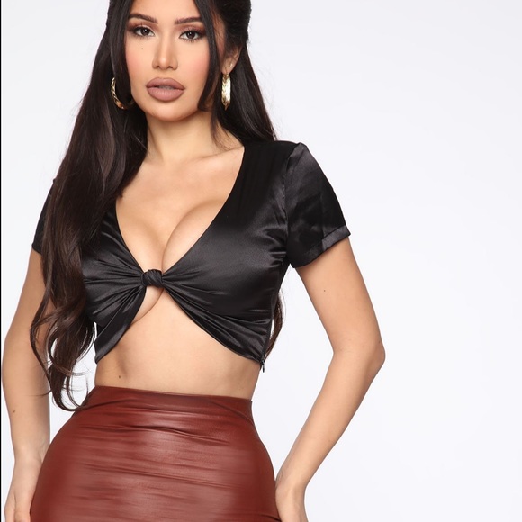 New! NWT Fashion Nova Satin Crop Top Front Twist - Picture 1 of 8